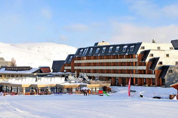 Le Nabias 1450 Hotel Genos Bagian luar foto